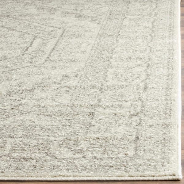 SAFAVIEH Adirondack Ivory/Silver 6 ft. x 9 ft. Border Medallion 