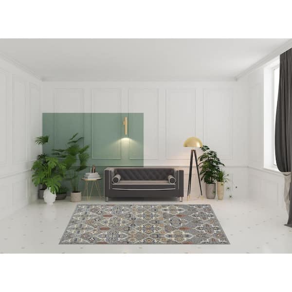 7' X 10' Green and Ivory Floral Power Loom Area Rug