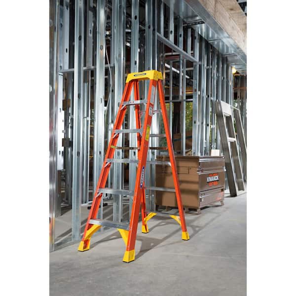 Werner 6 ft. Fiberglass Step Ladder (10 ft. Reach Height) with 300