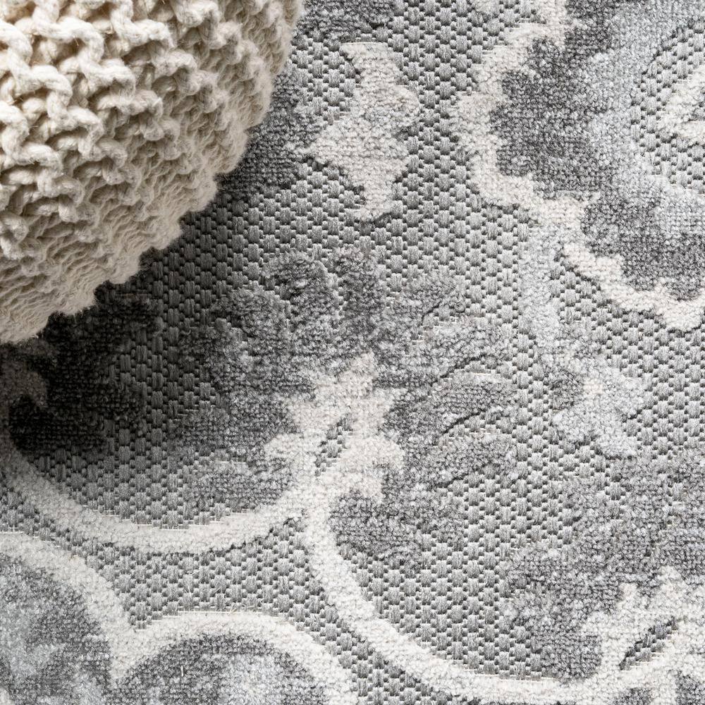 Modern Moroccan Medallion 4' x 6' Gray Synthetic Area Rug