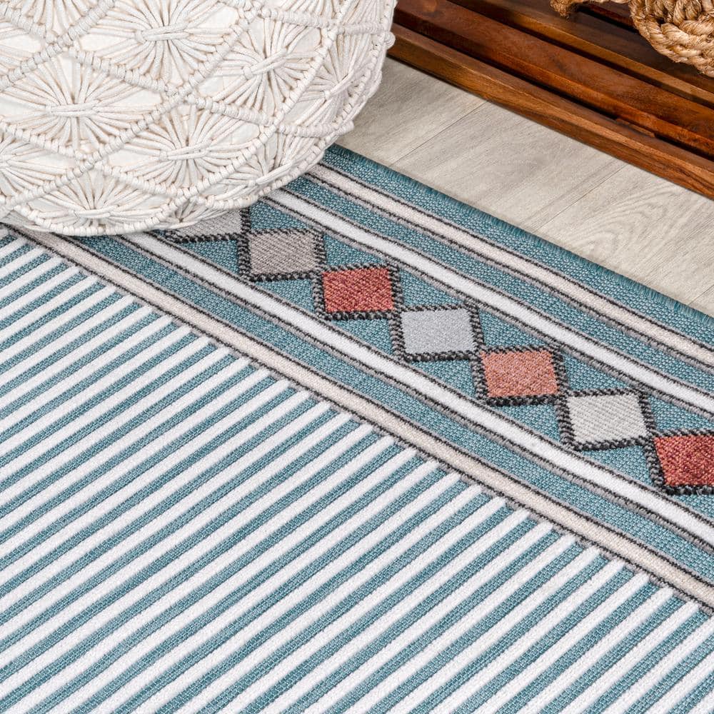 Sebastian Blue and Ivory Geometric Synthetic 5' x 8' Area Rug