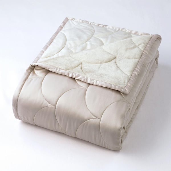 Silver outlet cloud blanket