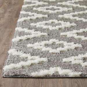 Vemoa Aslayn Gray 6 ft. 7 in. x 9 ft. 2 in. Geometric Polyester Area Rug