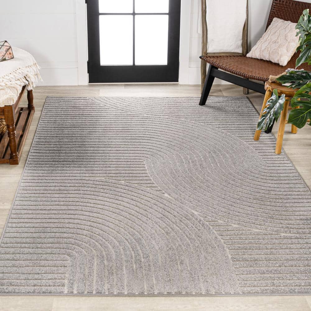 Gray and Ivory Geometric 4' x 6' Synthetic Area Rug