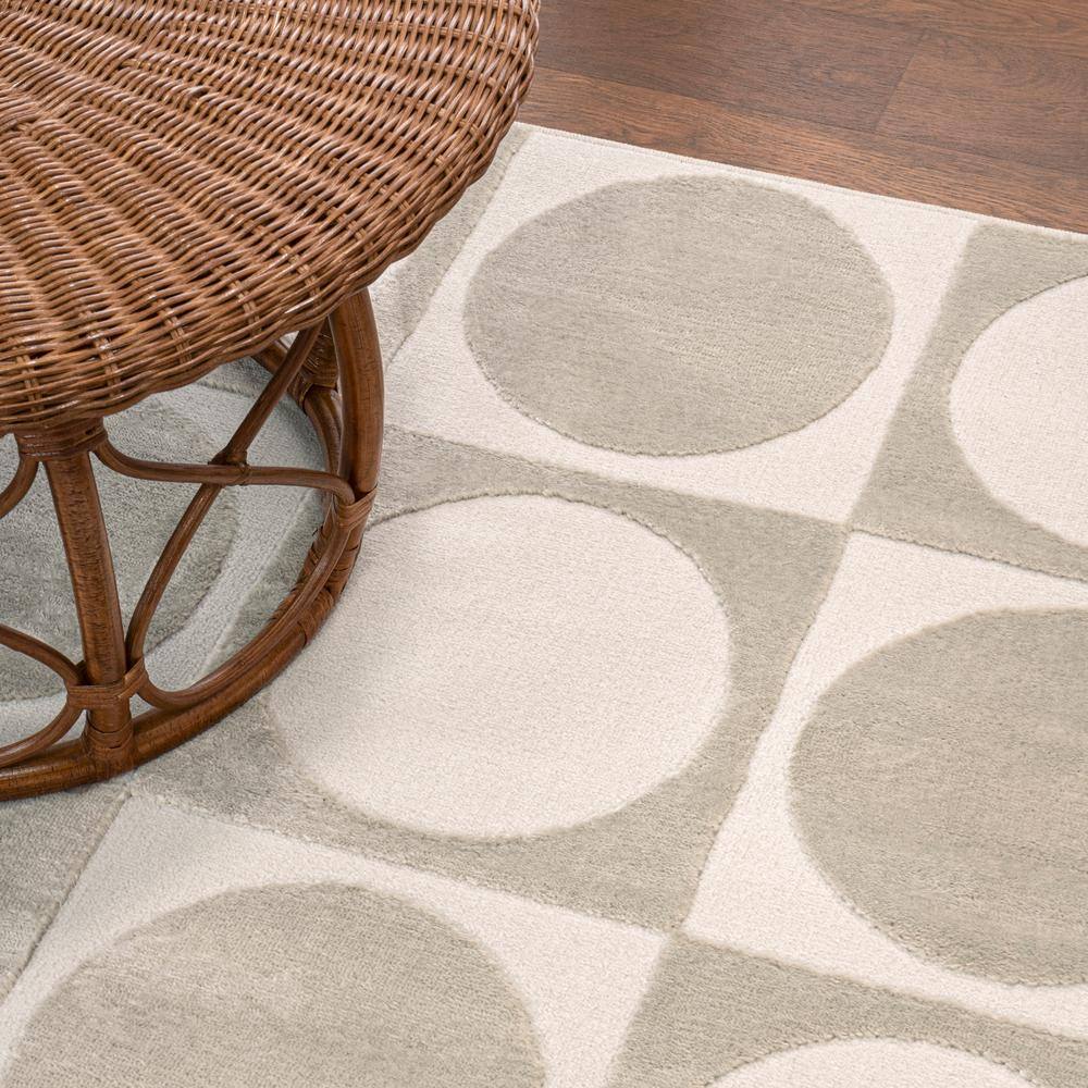 Beige and Cream Geometric High-Low 3' x 5' Area Rug