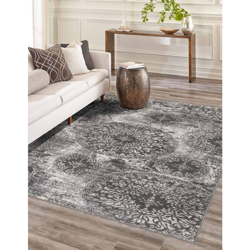 Grand Sofia Distressed Gray and Ivory 9' x 12' Synthetic Area Rug