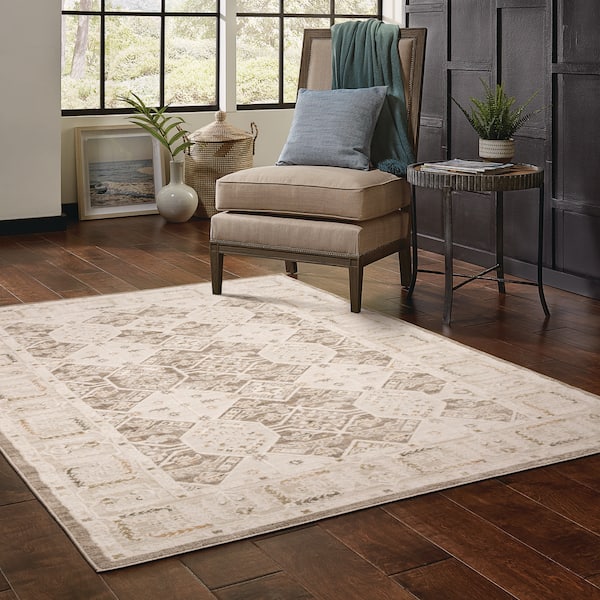 Florentina Brown 2 ft. x 3 ft. Traditional Scatter Rug