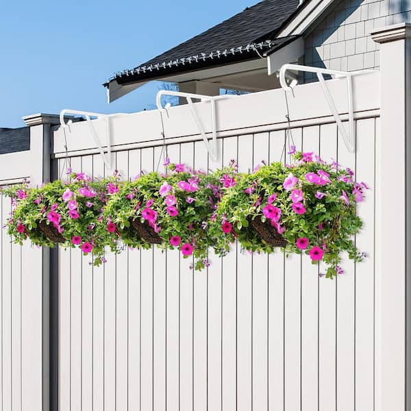 SenQWFa Vinyl Fence Hooks Heavy Duty Durable White Outdoor Plant Hangers Over The Fence Hooks for Patio 4-Pack
