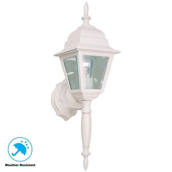 https://images.thdstatic.com/productImages/292b3150-cd99-4c94-921f-3f537ef0e46d/svn/white-hampton-bay-outdoor-sconces-hb7023p-06-66_600.jpg