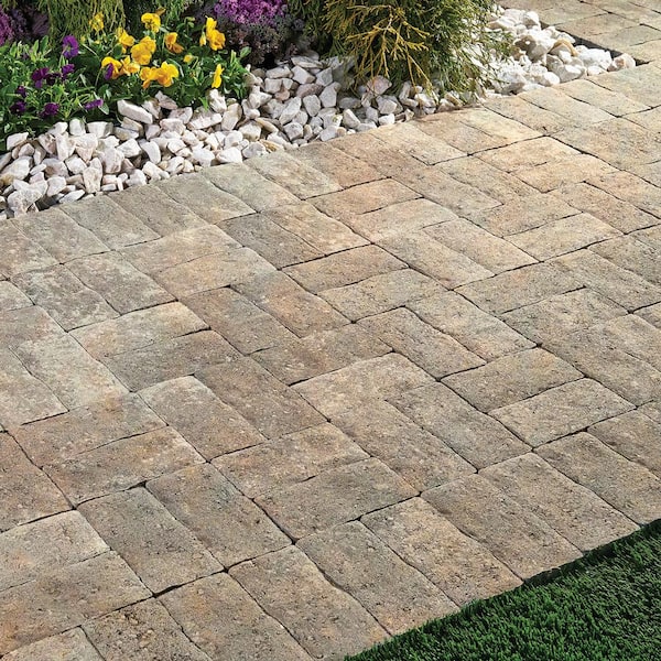 Clayton 7 in. L x 3.5 in. W x 1.77 in. H Winter Blend Concrete Paver (840-Pieces/143 sq. ft. /Pallet)