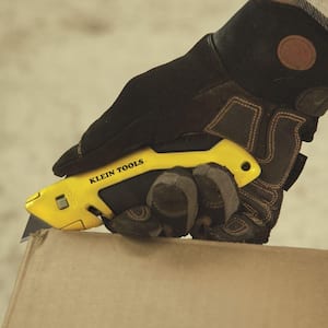 0.75 in. Self-Retracting Utility Knife