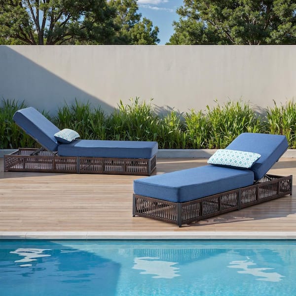 ArcoBay Brown Wicker Outdoor Chaise Lounge with 5 in. Thick Navy Blue Cushions (2-Pack)