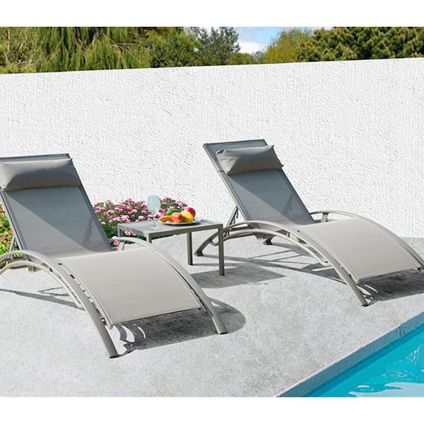 JimsMaison Silver Aluminum Outdoor Lounge Chair with Side Table and Gray Pillow