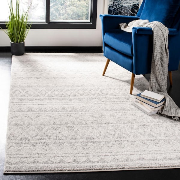 Adirondack 3 ft. x 4 ft. Ivory/Gray Geometric Striped Area Rug