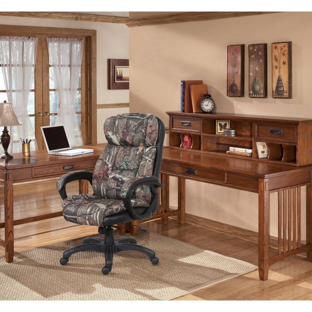 Mossy Oak Camouflage Executive Swivel Chair with Padded Armrests