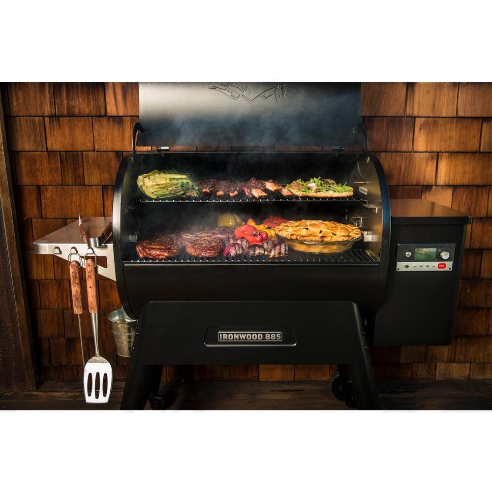 Ironwood 885 Smart Black Pellet Grill with Super Smoke Mode