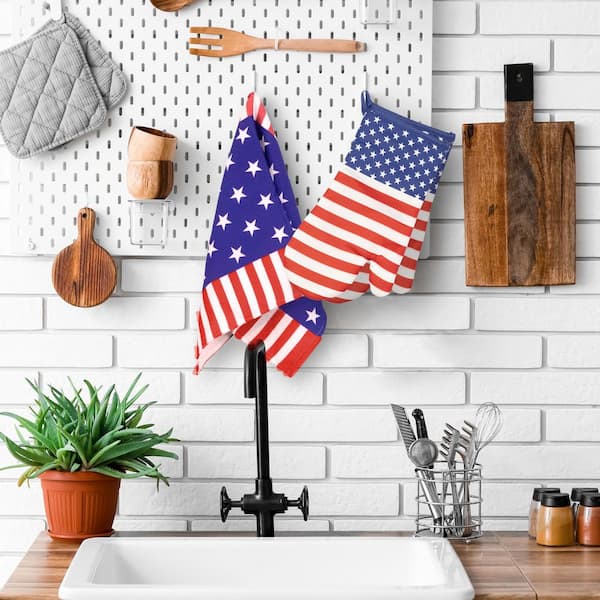 Stars and Stripes Americana Oven Mitts-13.75 in. -Red and Blue (Set of 2)