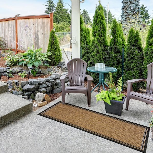 Paseo Soroa Chestnut/Black 2 ft. x 6 ft. Border Indoor/Outdoor Area Rug