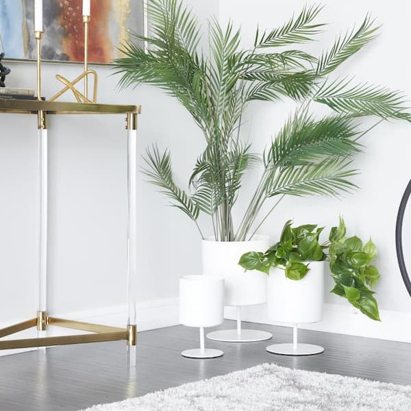 Litton Lane 10 In. x 14 In. White Metal Modern Planter (Set of 3)