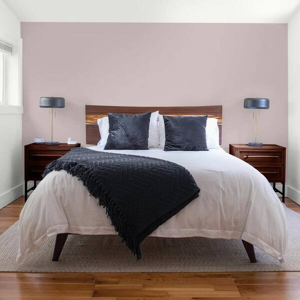 Glidden Premium 1 gal. PPG1014-4 Jack Rabbit Flat Interior Paint