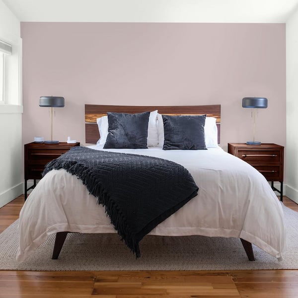 Glidden Premium 1 qt. PPG1014-4 Jack Rabbit Flat Interior Paint