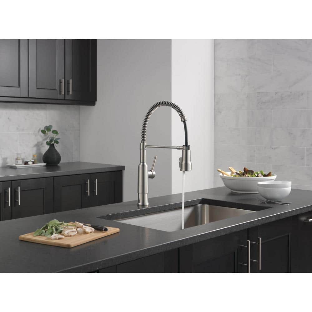 Stainless Steel Pull-Down Sprayer Kitchen Faucet with Magnetic Docking