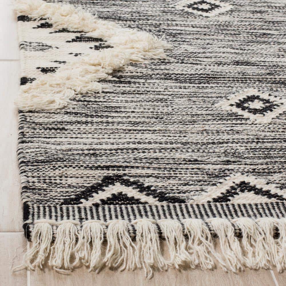 Handmade Black Wool Rectangular Area Rug 2'3" x 4'
