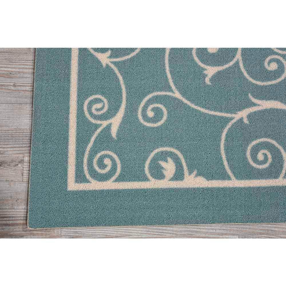 Light Blue Floral Synthetic Indoor/Outdoor Area Rug 4' x 6'