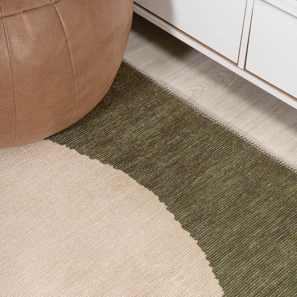 Cirkel Cream and Olive Geometric 4' x 6' Washable Rug