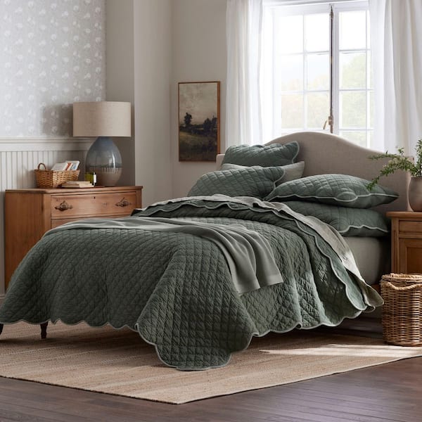 Company Cotton Scallop Forest Green Twin/Twin XL Cotton Quilt