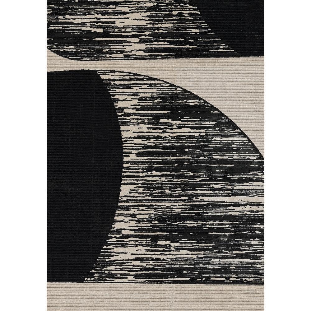 Xander Black and Ivory Geometric Synthetic Rug 2' x 3'