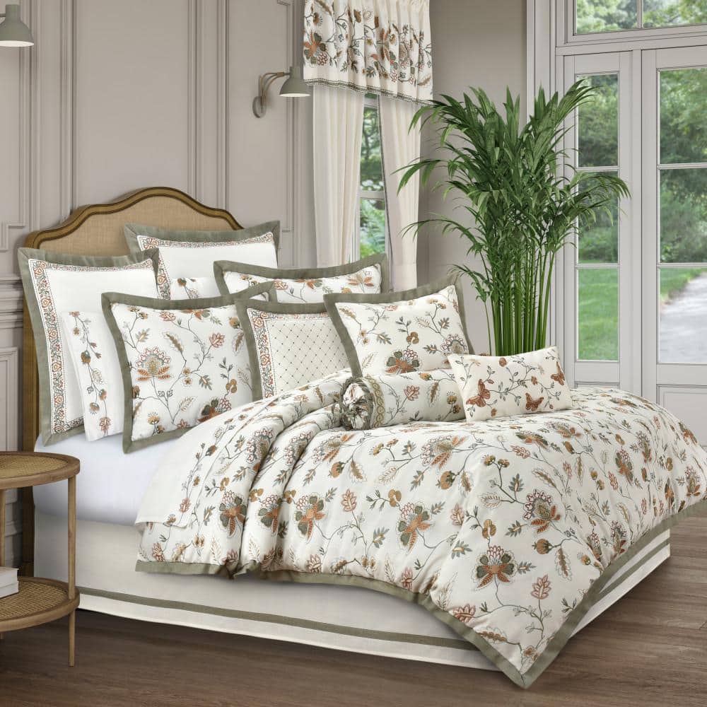 Angela 4-Piece. Harvest Polyester Queen Comforter Set 96 X 92 in.