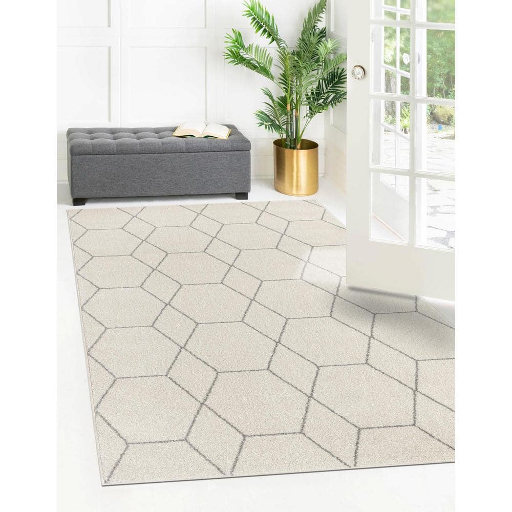 Ivory and Gray Synthetic 4' x 6' Trellis Area Rug