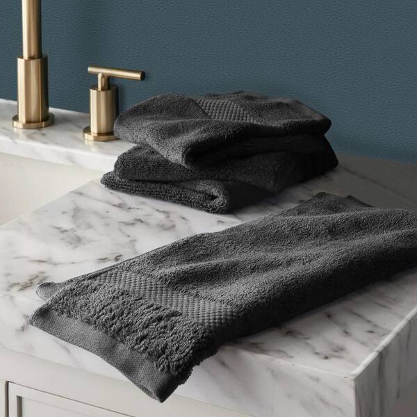 https://images.thdstatic.com/productImages/2a8b4df4-d568-4f48-b9b4-484308843a48/svn/sharkskin-grey-delara-bath-towels-a1hcwtset-24gry-e1_600.jpg