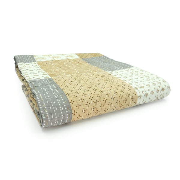 https://images.thdstatic.com/productImages/2a978b80-912a-4ece-8cf7-646ec749d912/svn/metallic-cream-lr-home-throw-blankets-2411a6084d9348-44_600.jpg