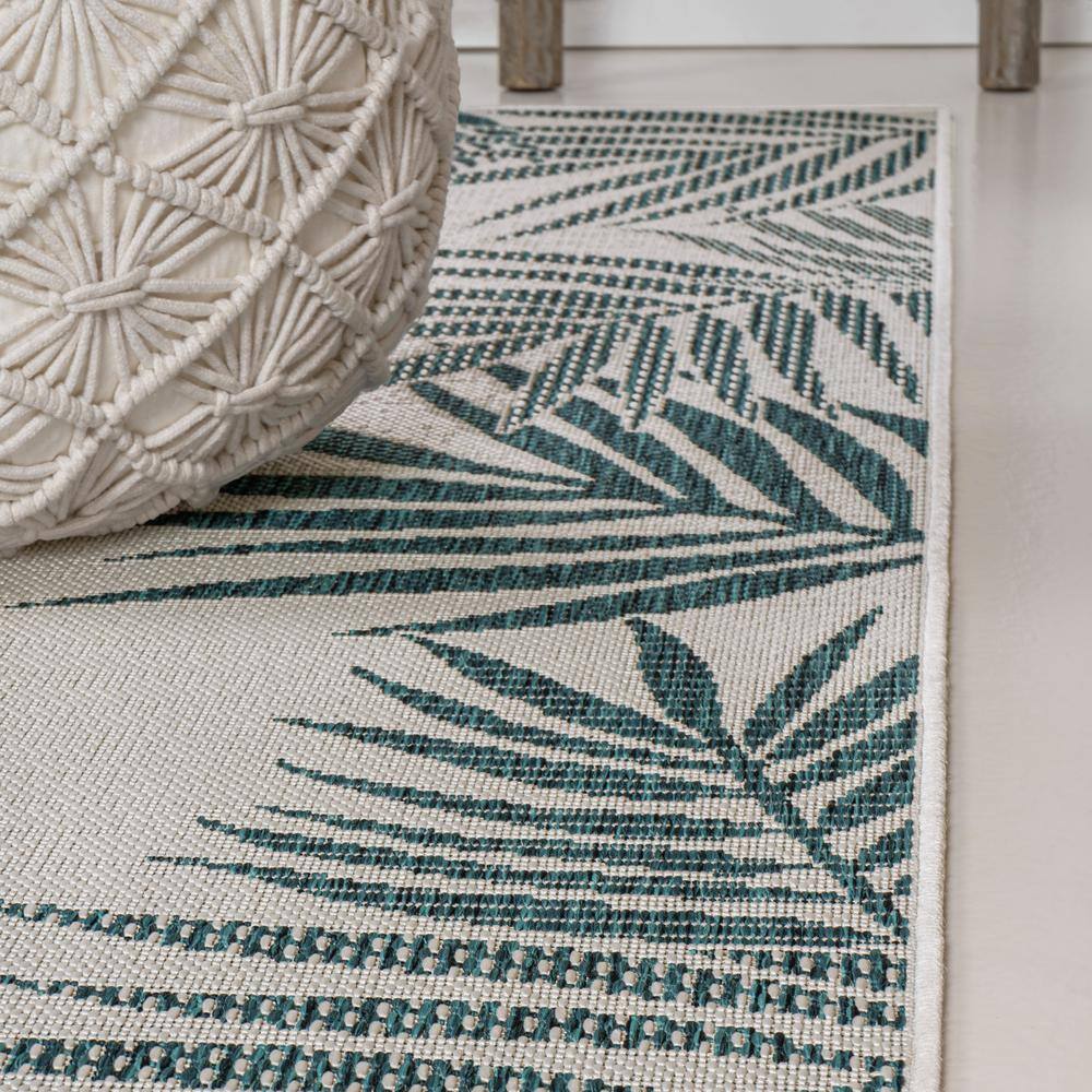 Isla Coastal Blue and Cream Synthetic 3 x 5 Area Rug