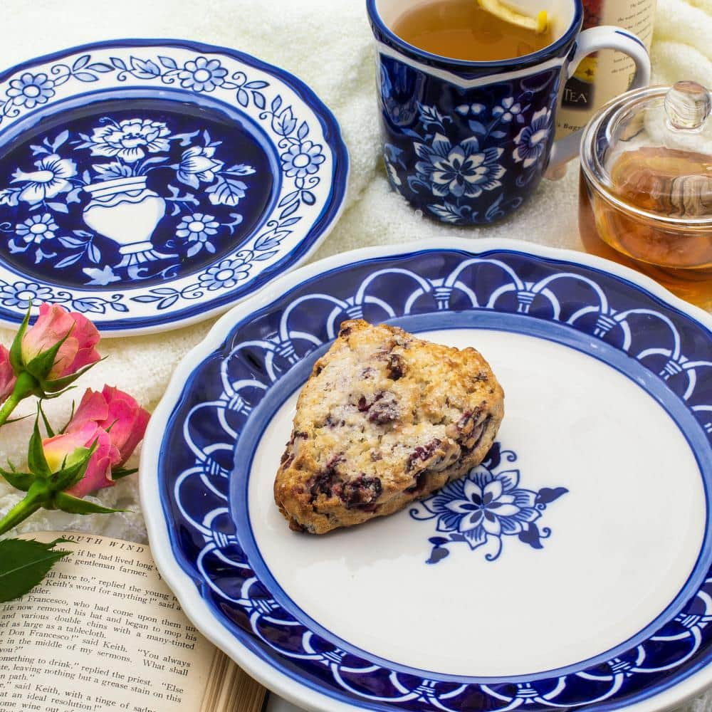 Sophisticated Blue Garden 16-Piece White Ceramic Dinnerware Set