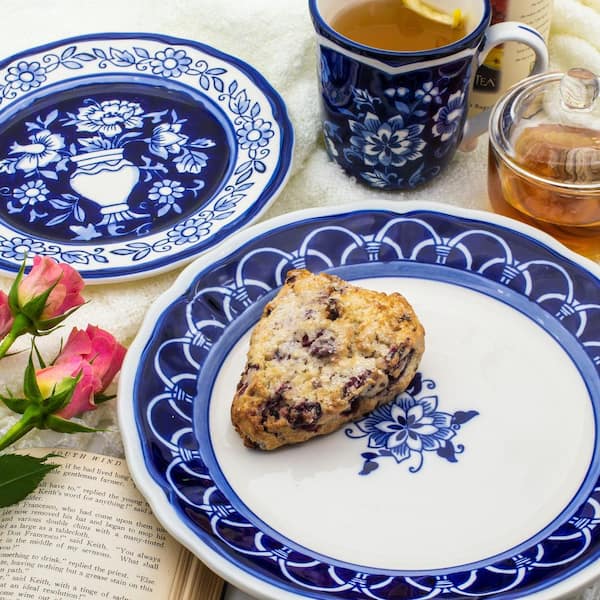 Blue Garden 16-Piece Asian Inspired Blue and White Stoneware Dinnerware Set (Service for 4)