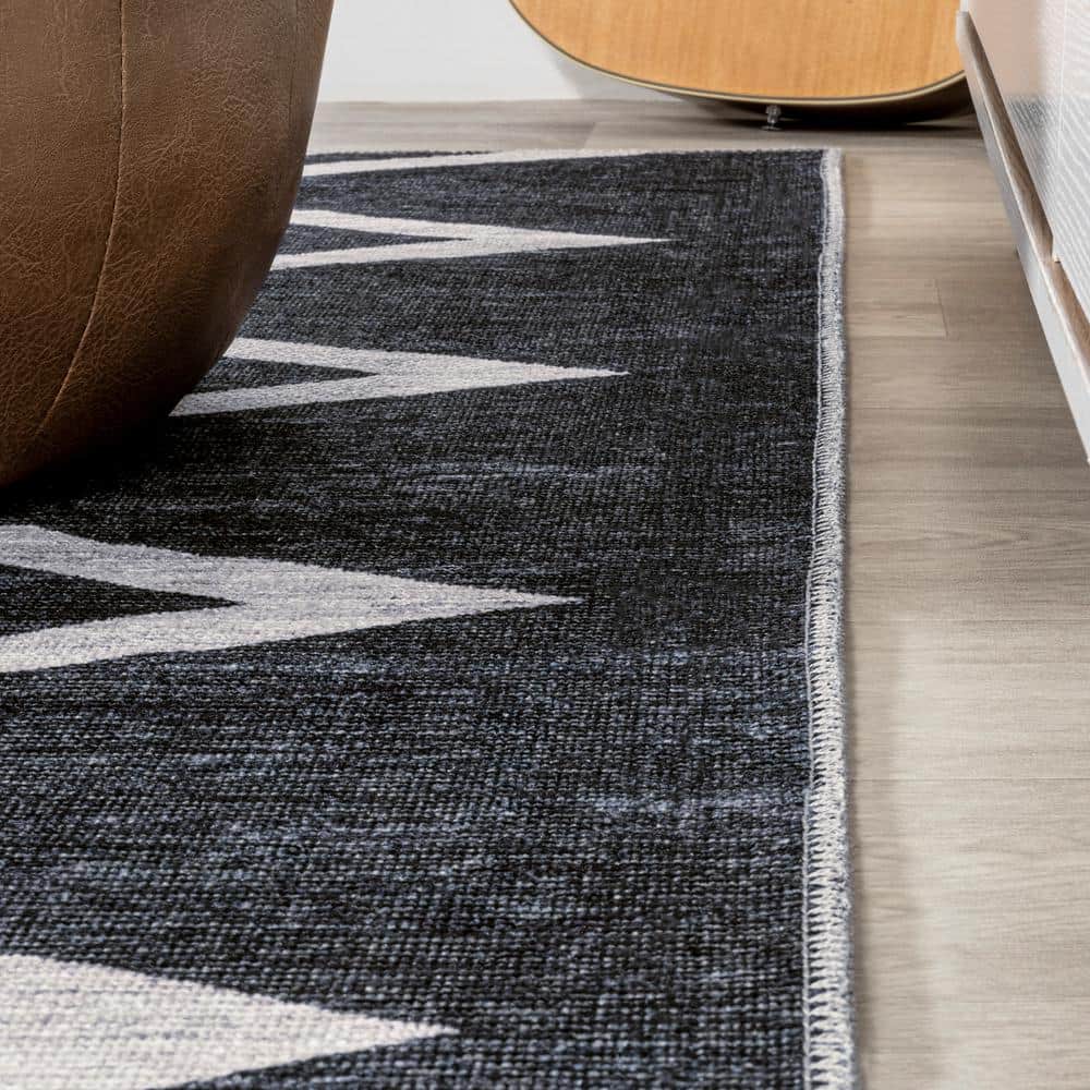 Ivory Chevron Handcrafted 4' x 6' Easy-Care Synthetic Area Rug