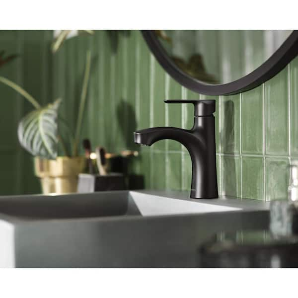 https://images.thdstatic.com/productImages/2ab9bb4d-80d6-5e02-893e-4190094e105a/svn/matte-black-moen-single-hole-bathroom-faucets-84516bl-40_600.jpg