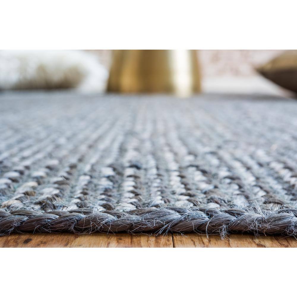 Handmade Gray Braided Jute Reversible Indoor Rug 5' x 8'