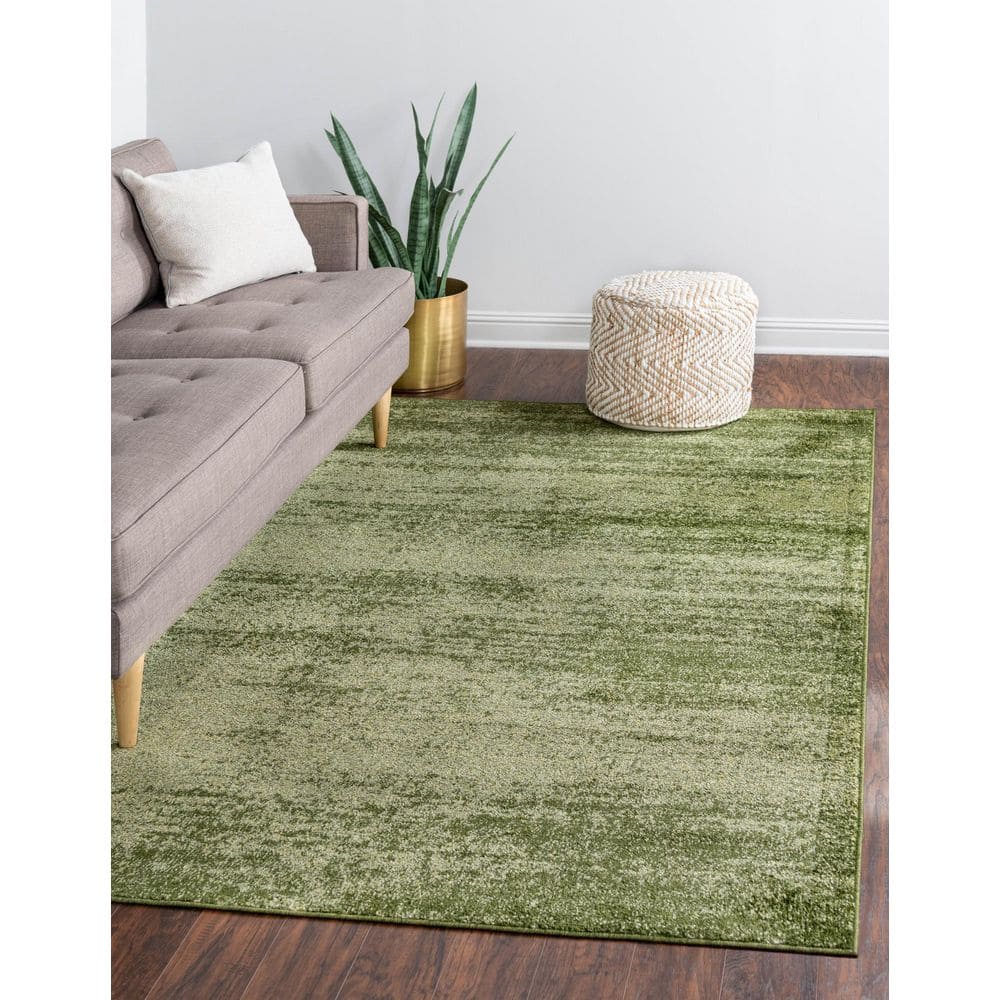 Reversible Green Synthetic 5'3" x 8' Easy-Care Rectangular Rug