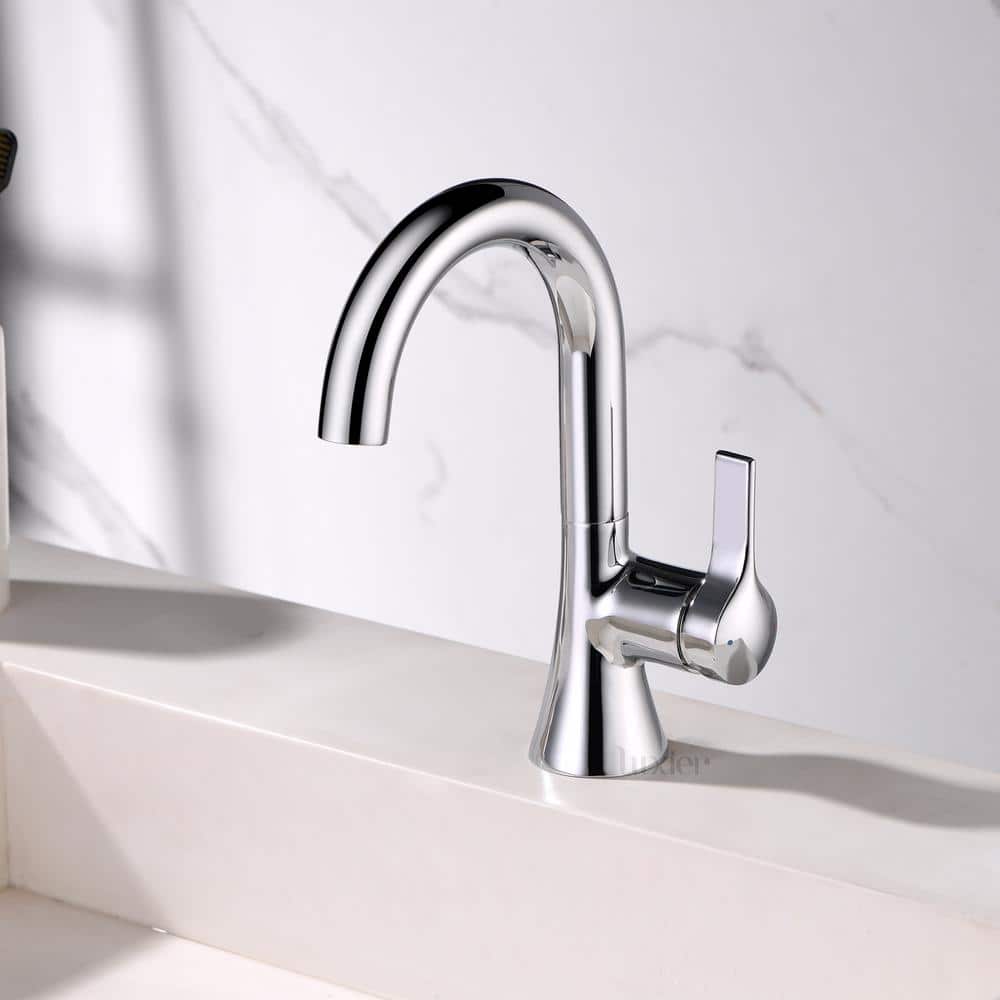 Chrome Single-Handle Bathroom Faucet with Drain Assembly