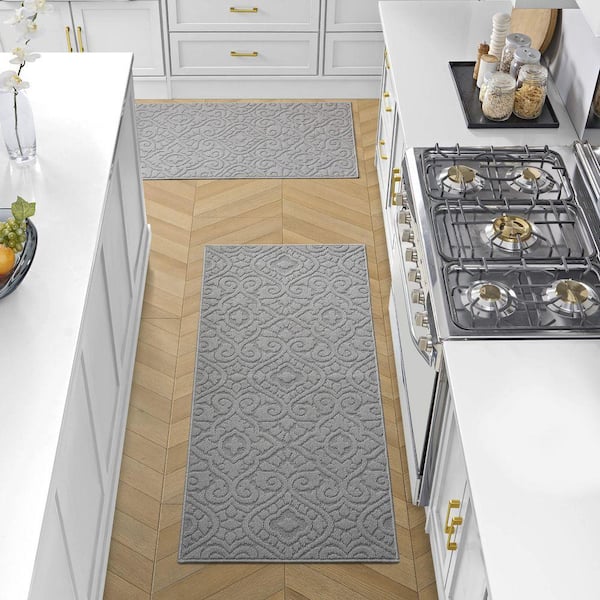 Feya Solid Light Gray 2 ft. x 5 ft. Medallion 2-Piece Rug Set
