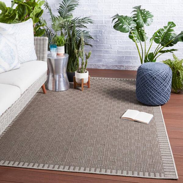 https://images.thdstatic.com/productImages/2af384e9-4e05-44f1-b66b-8f0b3aae2acd/svn/taupe-gray-outdoor-rugs-rug149718-44_600.jpg