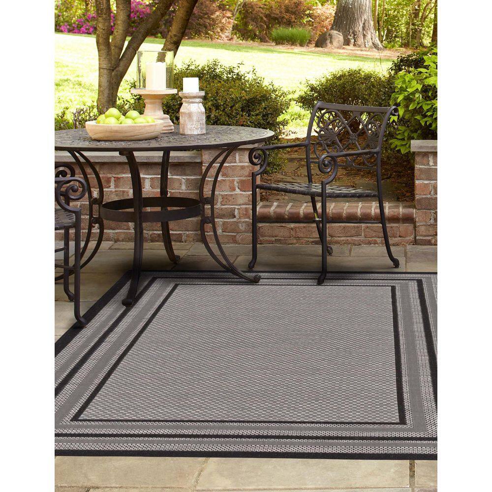 Versatile Gray Outdoor 3'3" x 5'1" Rectangular Synthetic Rug
