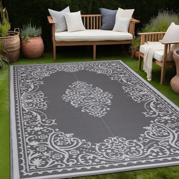4 X 6 Grey White Lightweight Medallion Reversible Plastic Indoor Outdoor Area Rug