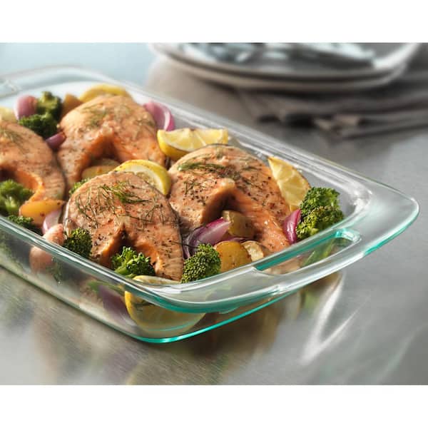 Pyrex Easy-Grab 8x8-inch baking dish with lid