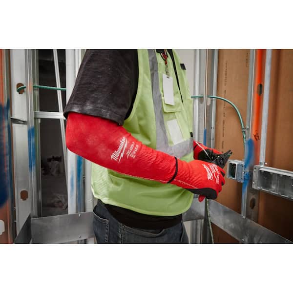 Milwaukee 18 Red 4-Way Stretch Cut Resistant Protective Arm