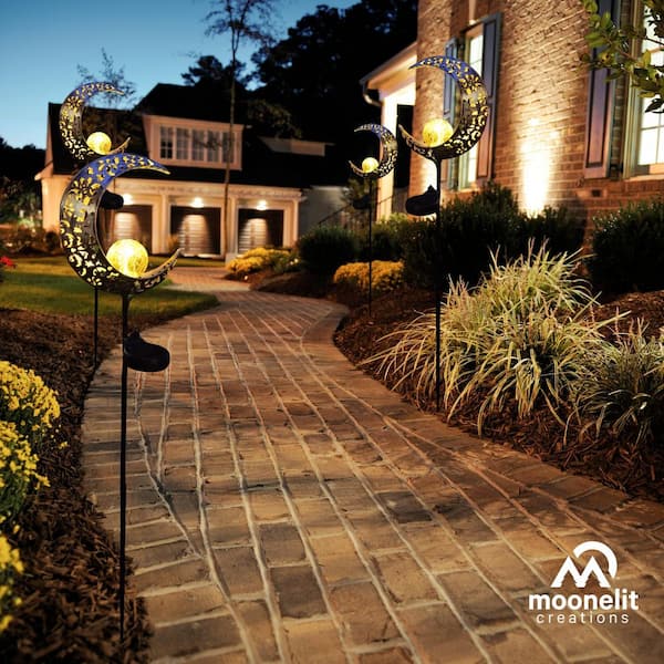 Moonelit Creations Solar LED Crescent Moon Garden Light MCSSMOON